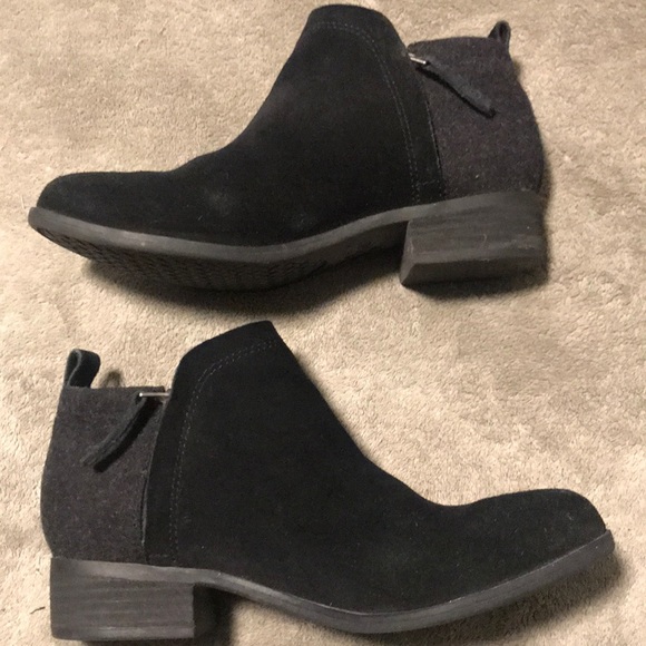 TOMS Deia Ankle Zip Booties - Picture 6 of 9